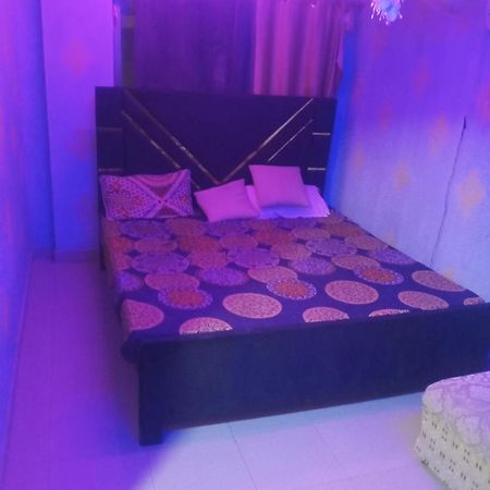 Aj Room Service Civic Center راوالبيندي المظهر الخارجي الصورة
